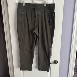 ATHLETA, quik dry, loden/dk olive, UNWORN